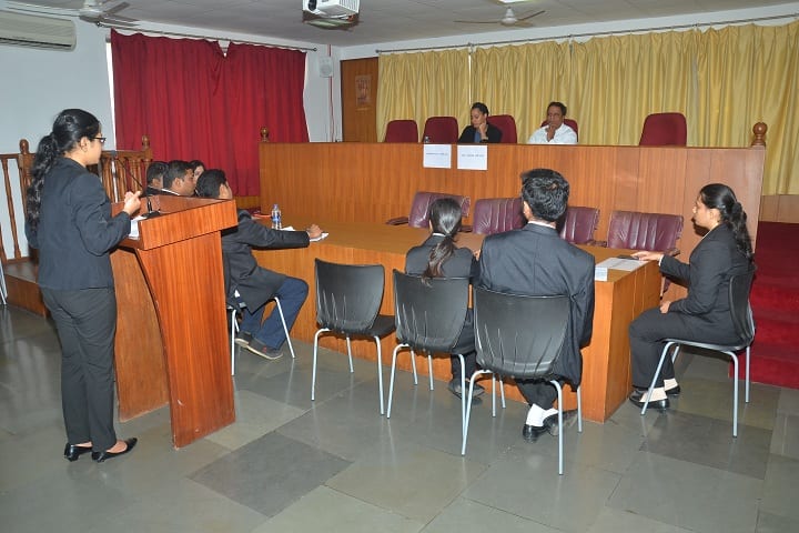 Rizvi Law College, Mumbai campus photo 6