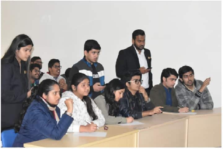 Amity College of Commerce and Finance, Noida campus photo 3