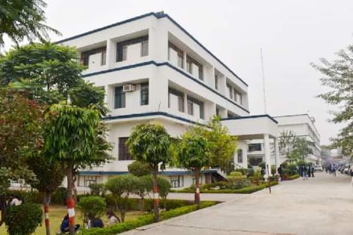 IAMR Law College, Ghaziabad campus photo 2