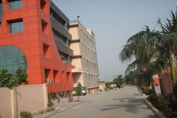 HLM Law College, Ghaziabad campus photo 2