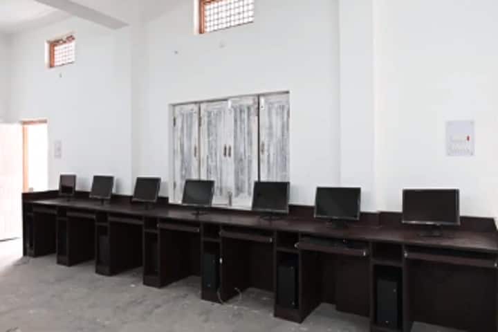 Shri Vishwanath College of Polytechnic, Sultanpur campus photo 3