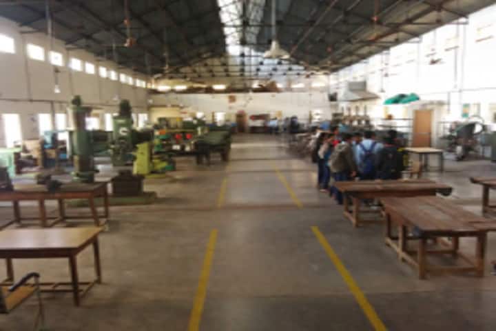 Shri Shivaji Vidya Prasarak Sanstha's Bapusaheb Shivajirao Deore Polytechnic, Dhule campus photo 3
