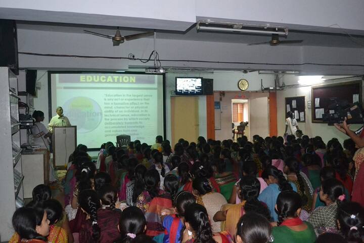Mahila Vanijya Mahavidyalaya, Ahmedabad campus photo 6