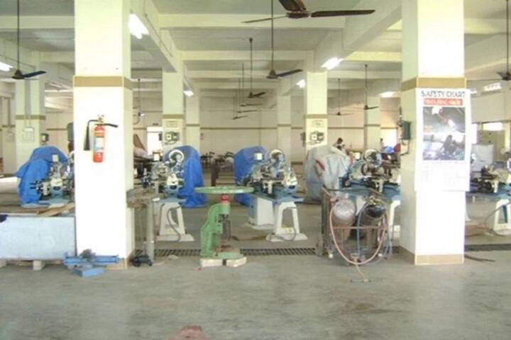 Shree Tapi Brahmcharyashram Sabha College of Diploma Engineering, Surat campus photo 5