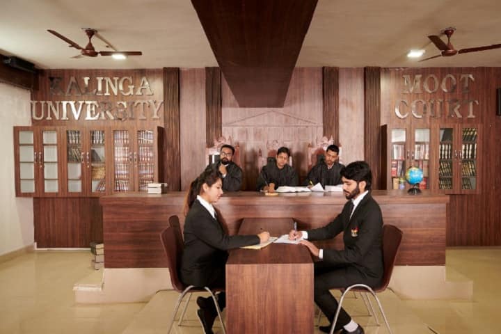 Faculty of Law, Kalinga University, Raipur campus photo 4