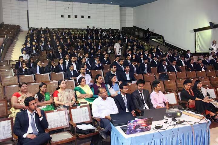 Som Lalit Institute of Business Administration, Ahmedabad campus photo 4