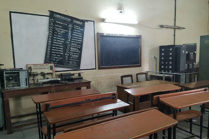 Polytechnic, Maharaja Sayajirao University of Baroda, Vadodara campus photo 2