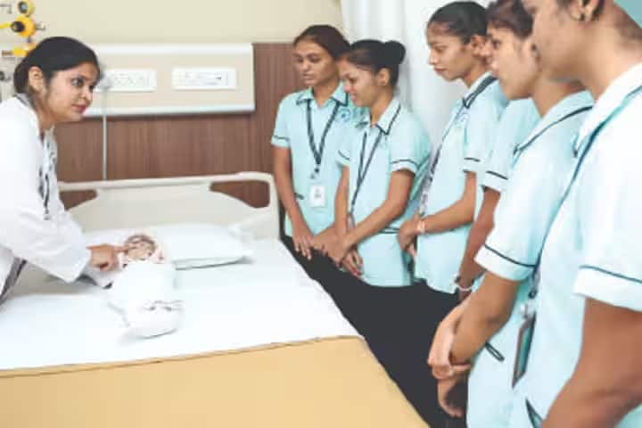 SHT's Institute of Nursing Education and Paramedical Science, Thane campus photo 3