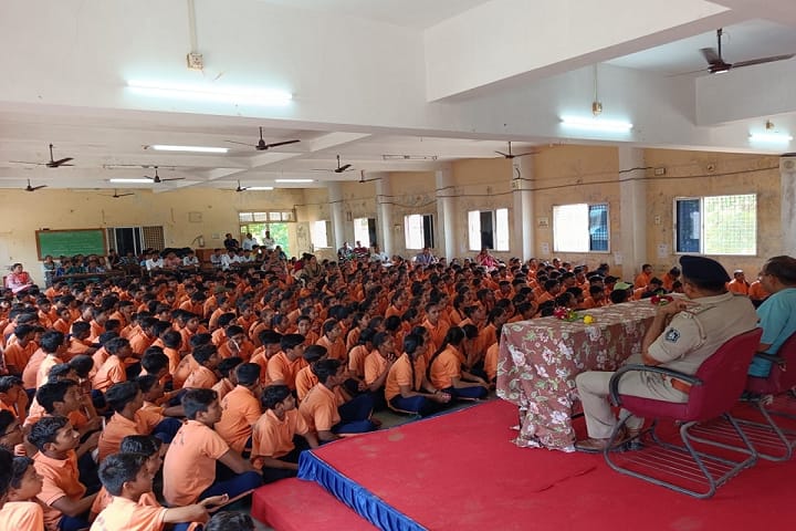 Mohanlal and Vijayaben Arts and Commerce College, Halol campus photo 3