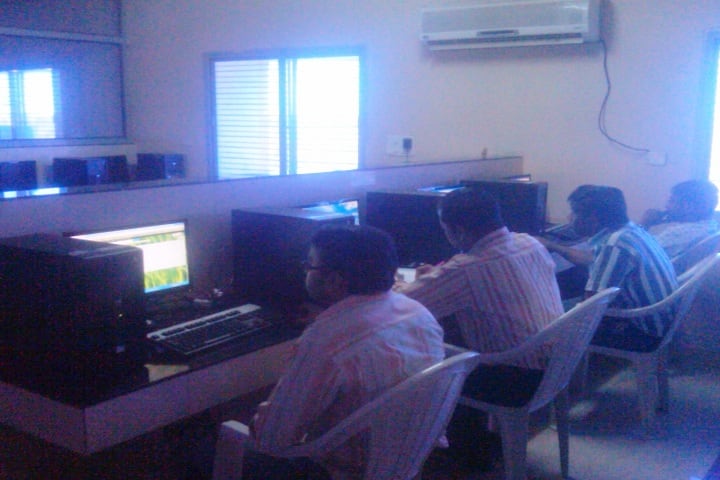 CU Shah College of Pharmacy and Research, Wadhwan campus photo 3
