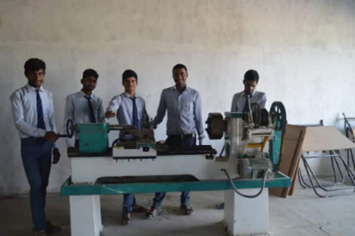 Radha Vallabh Institute of Technology, Jaunpur campus photo 6