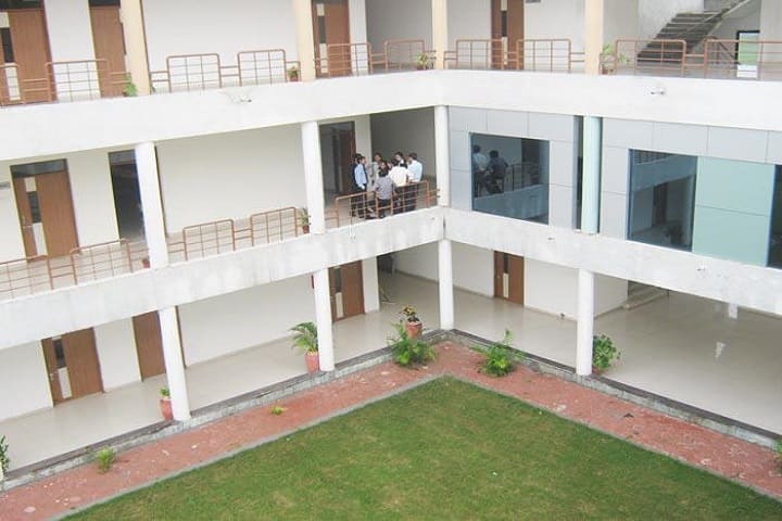 Sri Aurobindo Institute of Management and Science, Indore campus photo 2