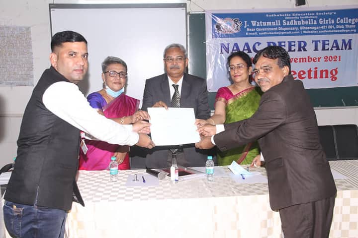 J Watumull Sadhubella Girls College, Thane campus photo 6