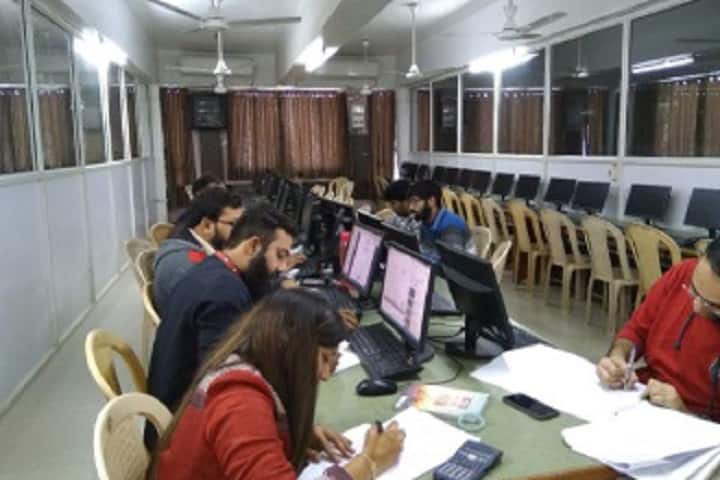 LJ Institute of Physiotherapy, Ahmedabad campus photo 5