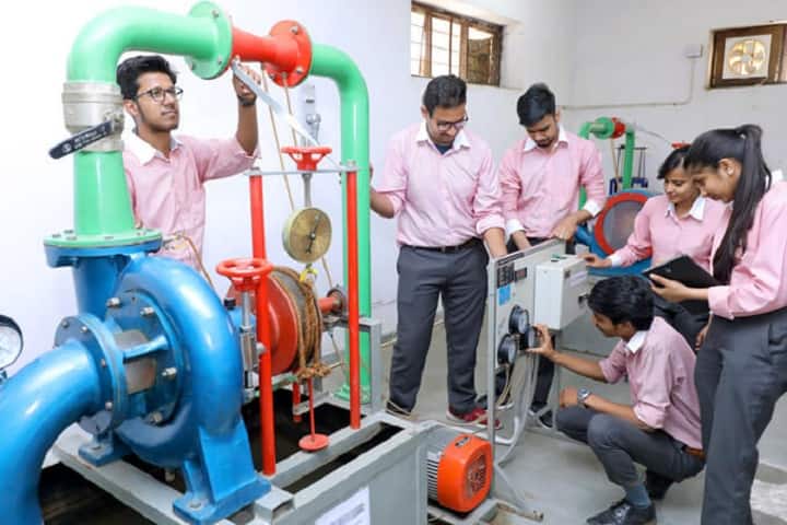 School of Computer and Systems Sciences, Jaipur National University, Jaipur campus photo 2