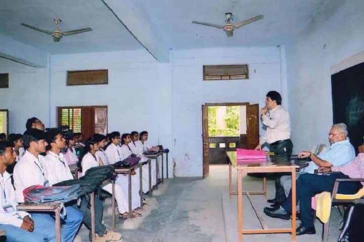 Vivekanand Gramodyog Mahavidyalaya, Dibiyapur campus photo 2
