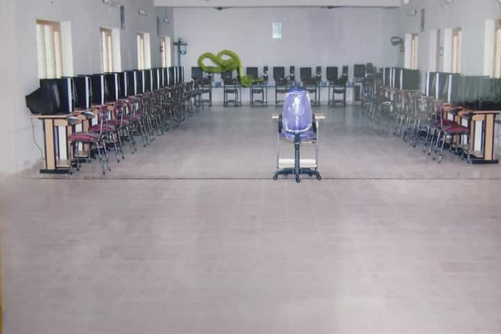 Vasavi MCA and MBA College, Kandulapuram campus photo 4