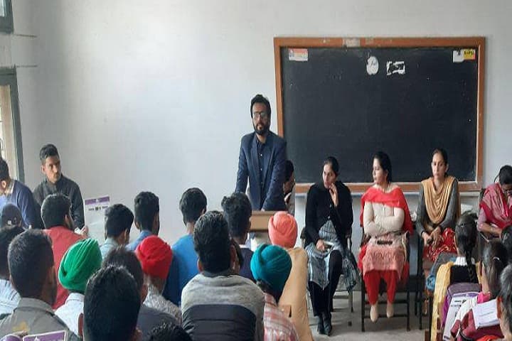 University Institute of Film and Visual Arts, Chandigarh University, Chandigarh campus photo 3