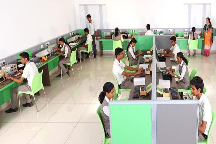 Naipunnya Institute of Management and Information Technology, Thrissur campus photo 2