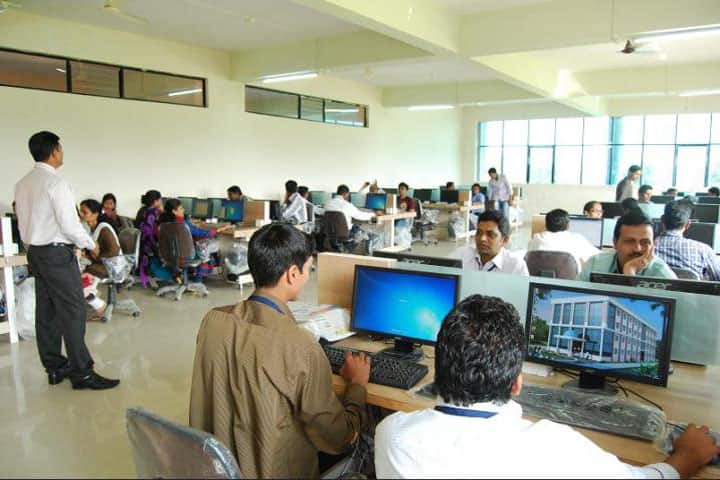 Swaraj Institute of Management, Karad campus photo 2
