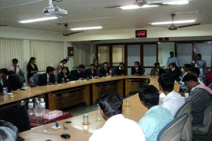 Swaraj Institute of Management, Karad campus photo 5