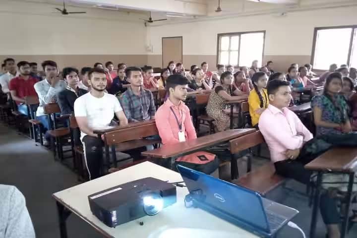 Vimal Tormal Poddar Commerce College, Surat campus photo 3