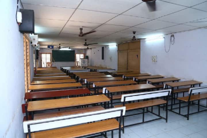 Shri PL Chauhan Science College, Surat campus photo 5