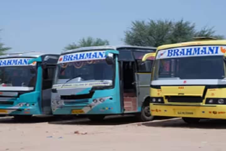 Piyuni Goswami College of Commerce, Ahmedabad campus photo 3