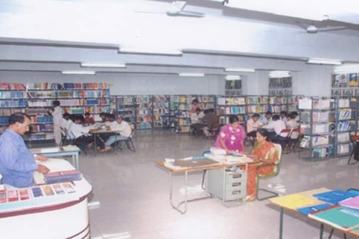 Hindu College of Management, Guntur campus photo 4