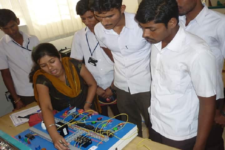 KLE Society's Polytechnic, Mahalingpur campus photo 3