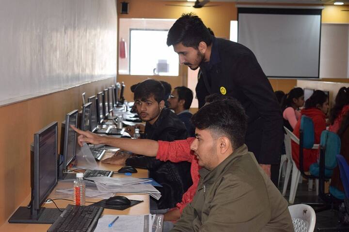 Shri Jaysukhlal Vadhar Institute of Management Studies, Jamnagar campus photo 4