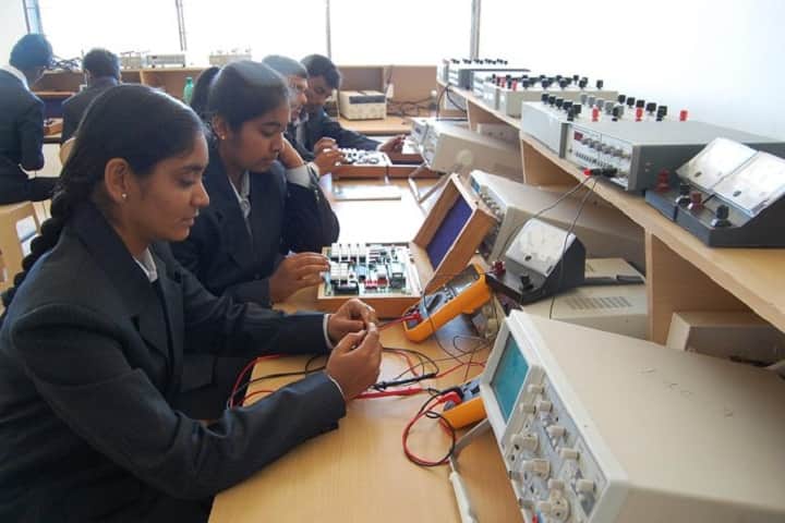 KLE Society's Polytechnic, Bailhongal campus photo 3