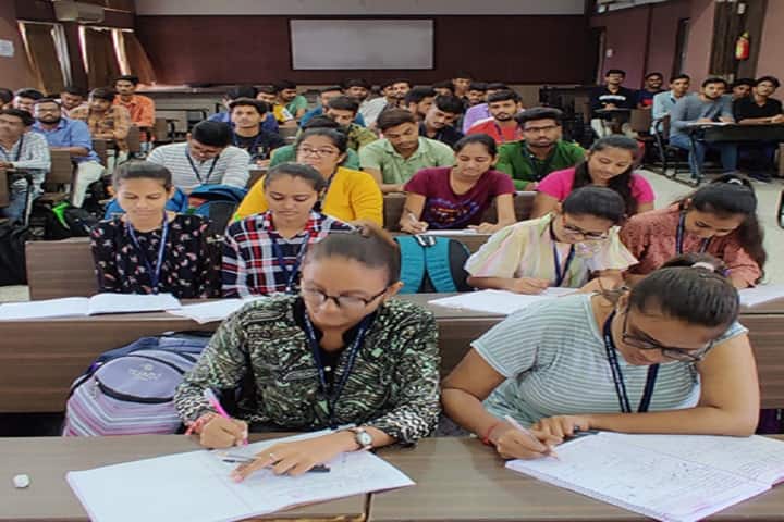 Shri DN Institute of Business Administration, Anand campus photo 4
