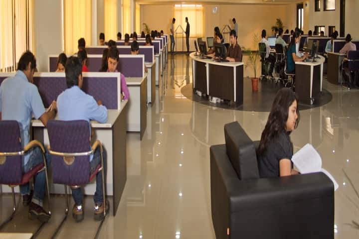 Rawal Institute of Engineering and Technology, Faridabad campus photo 2