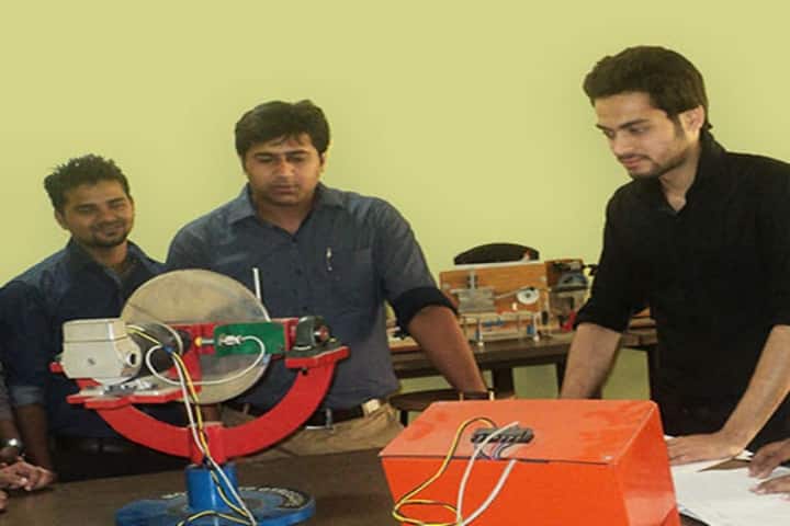 Rawal Institute of Engineering and Technology, Faridabad campus photo 6
