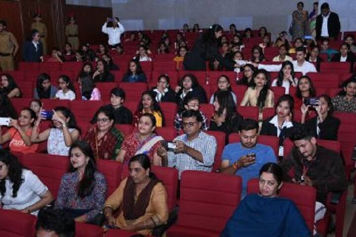 Shri Gosar Hansraj Gosrani Commerce English Medium and Shri DD Nagda BBA College, Jamnagar campus photo 4