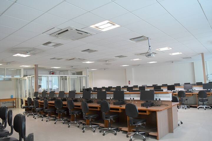 School of Management Studies, Punjabi University, Patiala campus photo 4