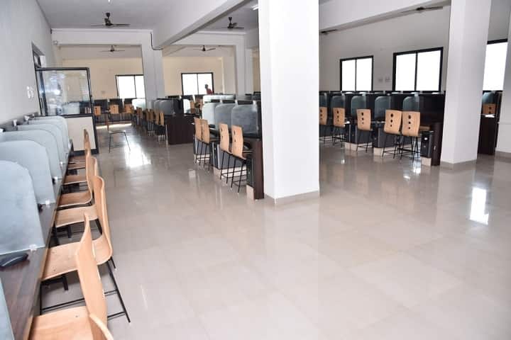 Sapphire Institute of Business Management, Indore campus photo 4