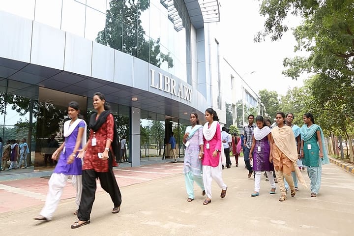 Vel's School of Hotel and Catering Management, Chennai campus photo 5