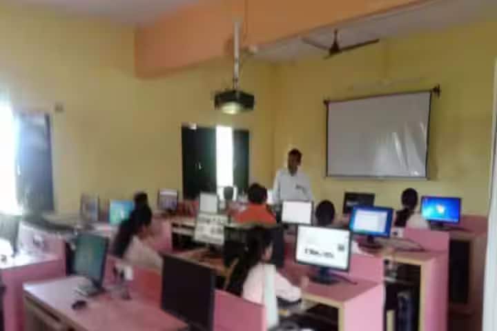 Rayat Shikshan Sanstha's Arts and Commerce College, Pusegaon campus photo 4