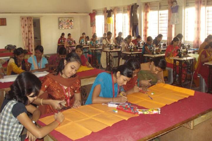 Shreemati Ratnaprabhadevi Mohite Patil College of Home Science for Women, Akluj campus photo 3