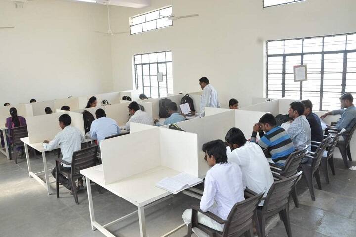 Vitthalrao Shinde Arts College, Tembhurni campus photo 5