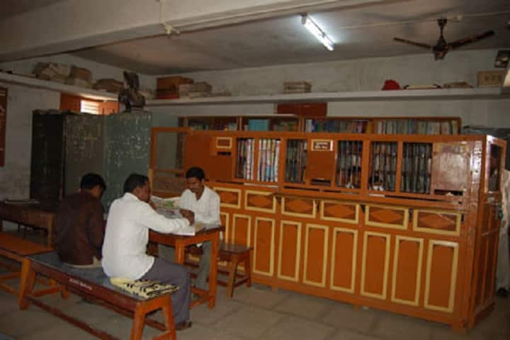 MHM Arts and Commerce College, Solapur campus photo 5