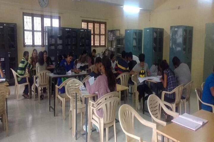 Sir Dr M S Gosavi College of Commerce, Nashik campus photo 6