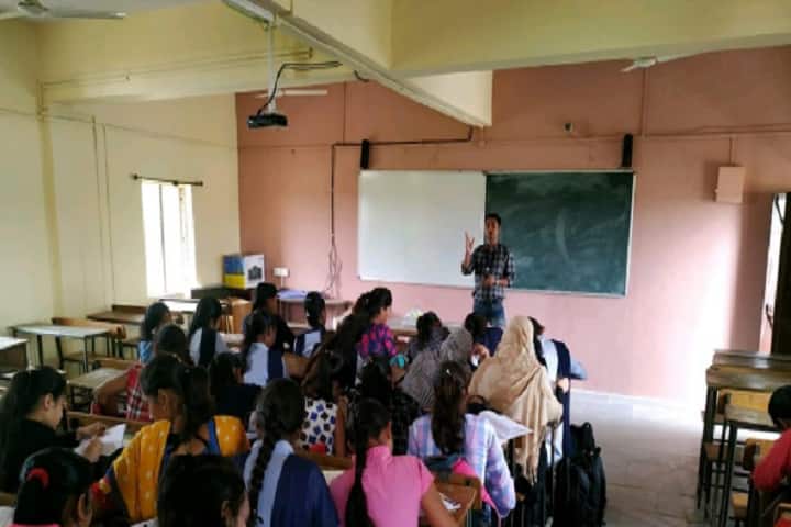 Smt Radhabai Sarda Arts Commerce Science College, Amravati campus photo 3