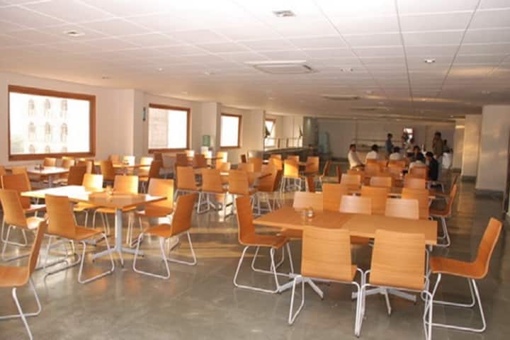 Maharishi Institute of Management, Noida campus photo 2