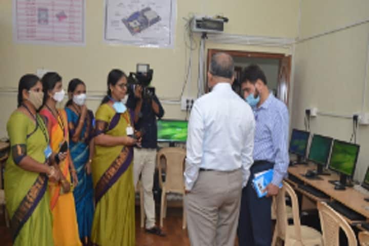 Shah Sogmal Peeraji Oswal Government First Grade College, Muddebihal campus photo 2