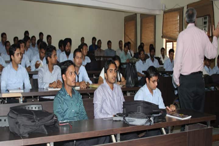 Lloyd Institute of Management and Technology, Greater Noida campus photo 3