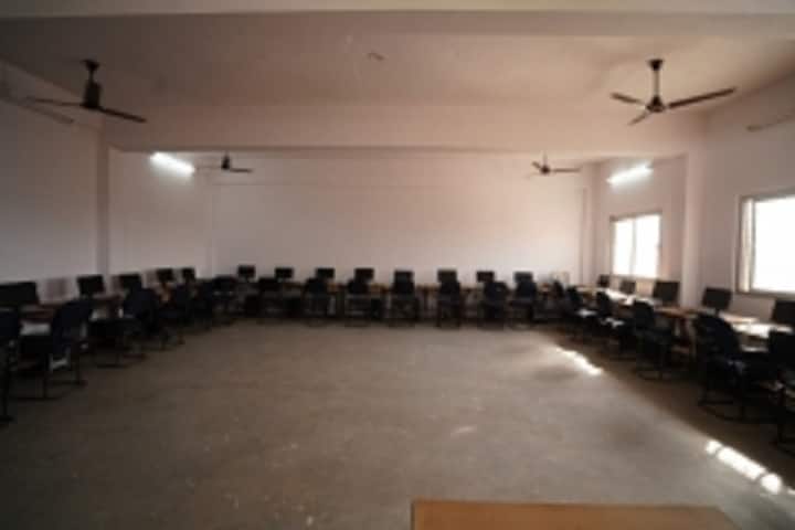 Moti Lal Rastogi School of Management, Lucknow campus photo 3