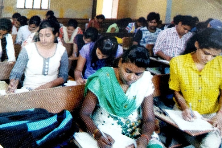 Kishori Lal PG College, Allahabad campus photo 2